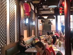 等位区-麦当劳(南后街店)