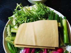 东北蘸酱菜-妈妈家铁锅炖(景诚园综合楼店)