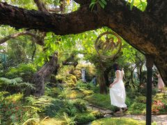 -Chom Cafe and Restaurant