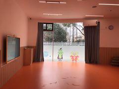 -小门牙好性格托育(北外滩中心)