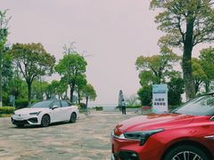 -上海滴水湖皇冠假日酒店