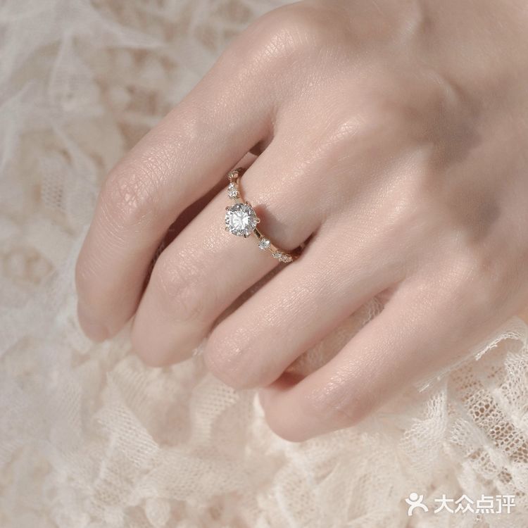 「维纳斯」五爪钻戒来啦💎无限的爱