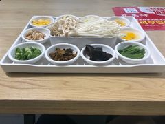 -花馬肆.云南过桥米线(汉神购物广场现场熬汤店)