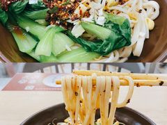 -正宗十三中水晶蛙鱼油泼面(欧洲商城店)