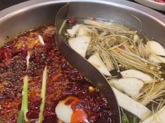 -沸炉重庆老火锅(军事博物馆店)