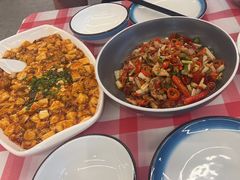 -洪霞餐馆·川菜·鲜货现炒(两江春城店)
