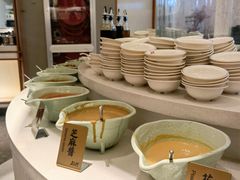 自助调料区-三人行骨头王火锅(长寿店)