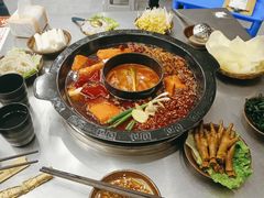 -扎起市井老火锅(乐山总店)