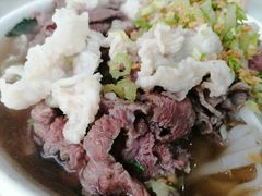 牛肉拼胸口油汤河粉-菜忠潮州牛肉店(岗厦店)