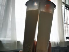 甜胚子绿茶奶茶双拼-放哈·甜醅子奶茶创造者(正宁路店)