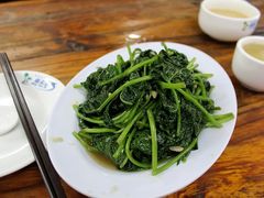 炒地瓜叶-龙记烤鸭店(新民路店)