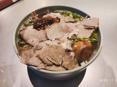 -臻老板牛肉面(光华路SOHO店)