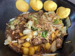 -粘豆包柴火铁锅炖