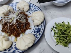 京酱鸭丝配饼-龙抄手(文殊坊店)