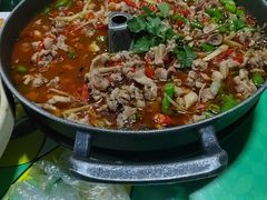 -兔行天下-鸿鹤鲜锅兔(中海国际店)