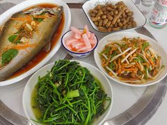-丹水桥地锅鱼·翘嘴鲌·地方特色全鱼宴(丹江口大坝店)