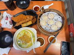 -莱莱小笼·乔艾