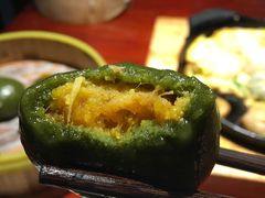 咸蛋黄肉松青团-有家生煎(三里屯店)