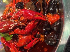-路边边地标烧烤·川菜·小龙虾·音乐酒馆(良乡长虹店)