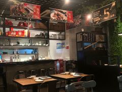 大堂-阿里家·新疆烤肉酒場 by MIG