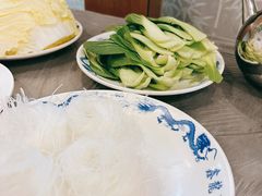 锅底的四个菜-鑫龙火锅城(青岛分店)