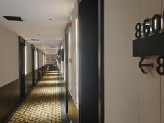 -万泊酒店(长沙五一广场国金中心店)