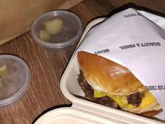 -TRIPS BURGER(大钟寺店)