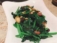 炒波菜配葡萄干-Carmen卡门西班牙餐厅