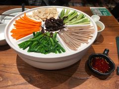 鸡丝凉米线-云海肴·汽锅鸡·云南菜(美罗城店)