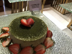 日式抹茶覆盆子蛋糕-威珀斯酒店·珀萃美食餐厅