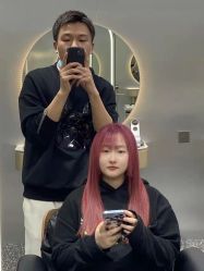 -Tloml salon