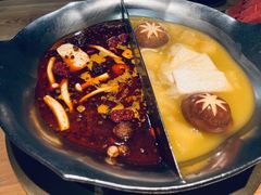 -湊湊火锅·茶憩(杭州湖滨银泰in77店)