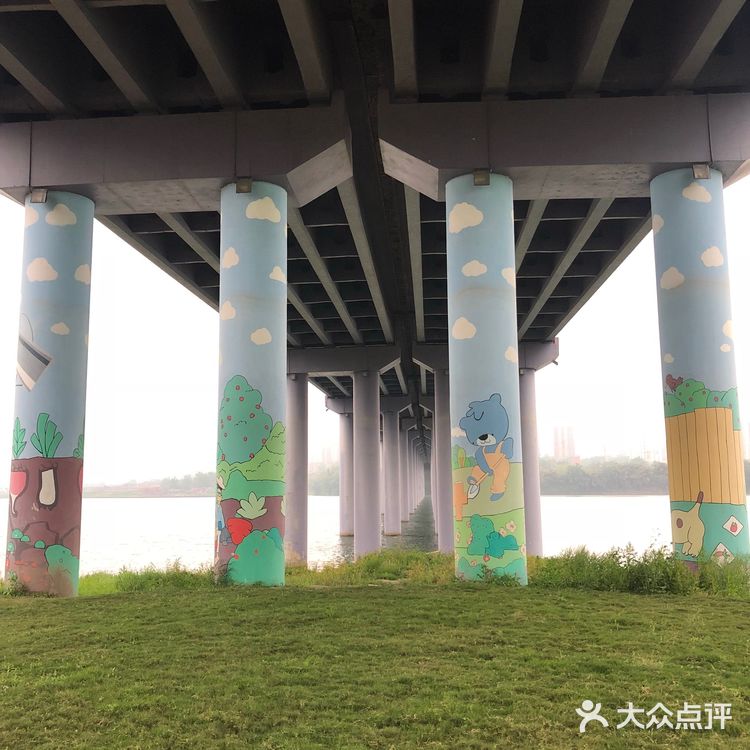 快中午时去了双江古镇，很有名的古镇