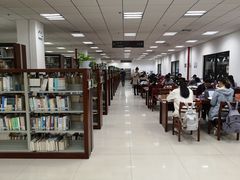 -武汉大学图书馆·文理学部总馆