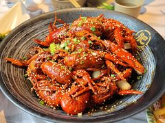 -肥肥虾庄·金牌油焖大虾(汉街SKP店)