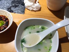-洪氏嗨捞·广东猪肚鸡·椰子鸡火锅(西咸万象城店)