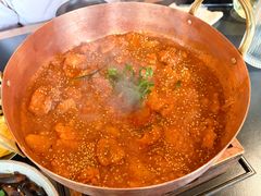 铜锅油焖鸡-Ameigo梅果·云贵川bistro(长宁来福士店)