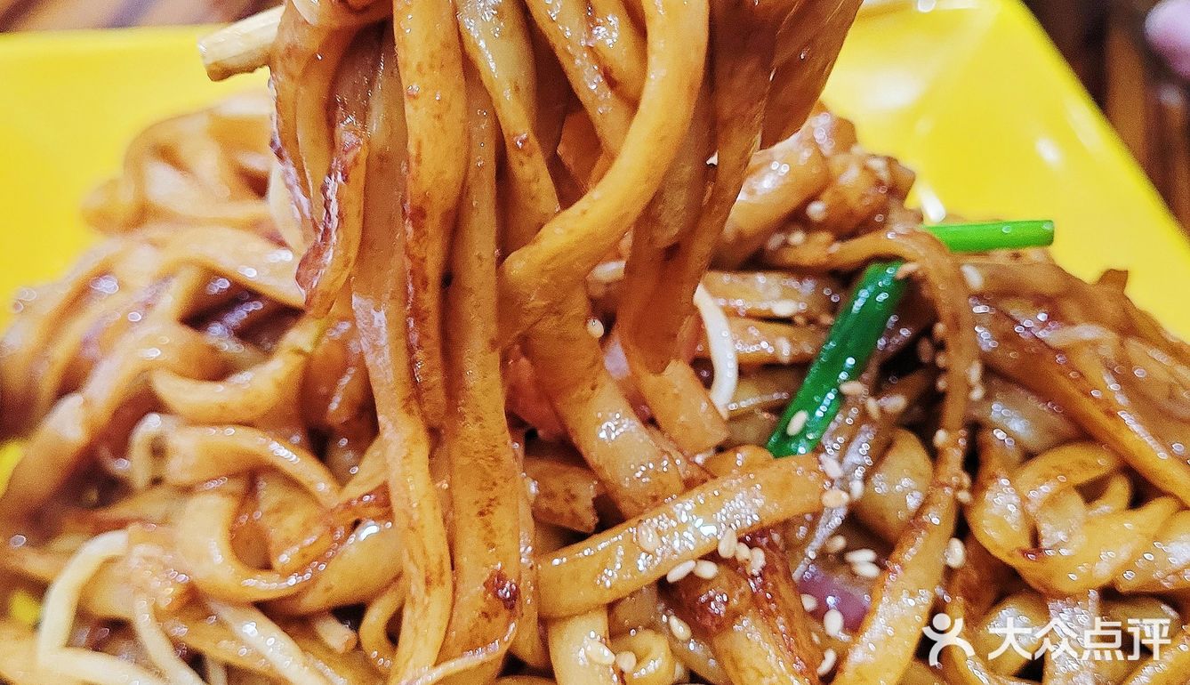 找到深圳地道的港式茶档啦，炒河粉绝了！