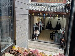-桥边小楼·手工云南菜·古城观景小楼
