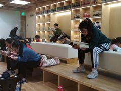 -漕河泾街道图书馆(漕河泾社区文化活动中心店)