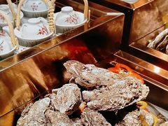 -雍容荟帝王蟹活龙虾展台自助(IFS黑金店)