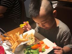 -澳美客(铜锣湾翡翠明珠广场店)