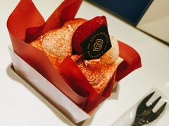 一口幸福草莓慕斯-巴黎贝甜(浦东大华店)