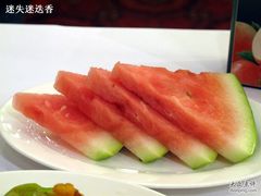 赠送的西瓜-贵州大厦贵州厅(樱花园西街店)