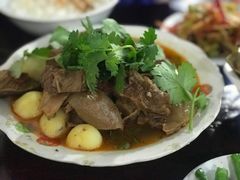 红烧牛肉-梯坎豆花