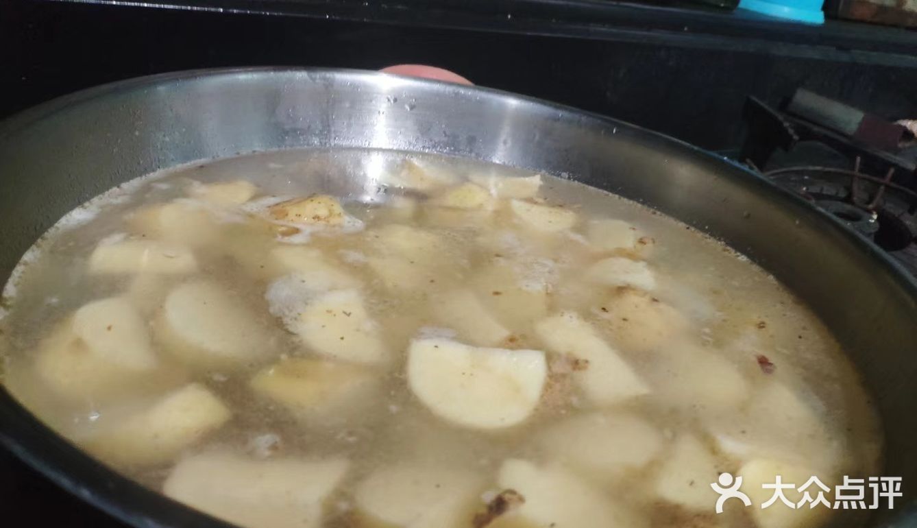 半成品制作的土豆油焖小龙虾