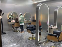 -Tloml salon