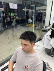 -乾健·烫染·接发SALON