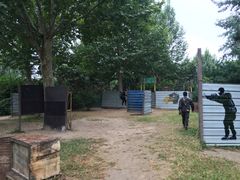 -亲兄弟真人CS团建拓展基地