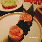 来，大口吃肉啦[调皮]
